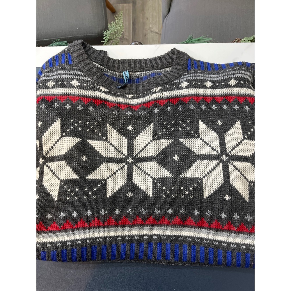True Rock Men's Snowflake Fair‎ Isle Knit Sweater Size L Dark Gray Red Blue